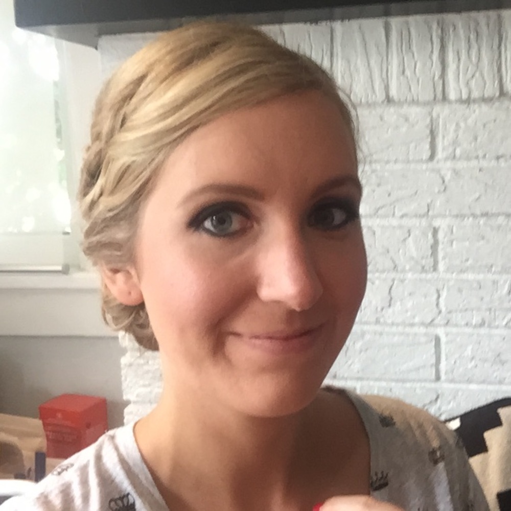 Meet your Posher, Elizabeth